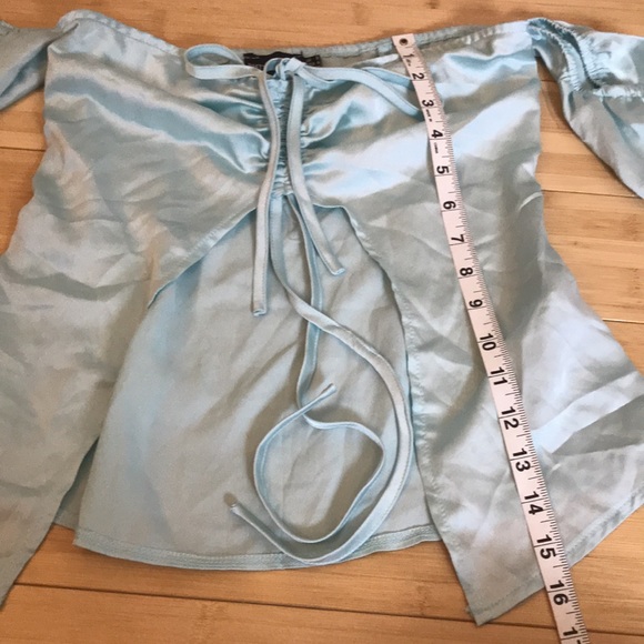 PrettyLittleThing Blue Satin Ruched Open Front Top - Picture 5 of 8